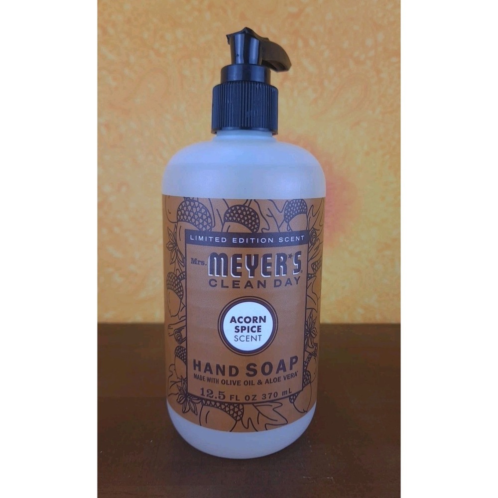 Mrs. Meyer's‎ Clean Day Hand Soap Limited Edition Acorn Spice Scent 12.5oz 370ML